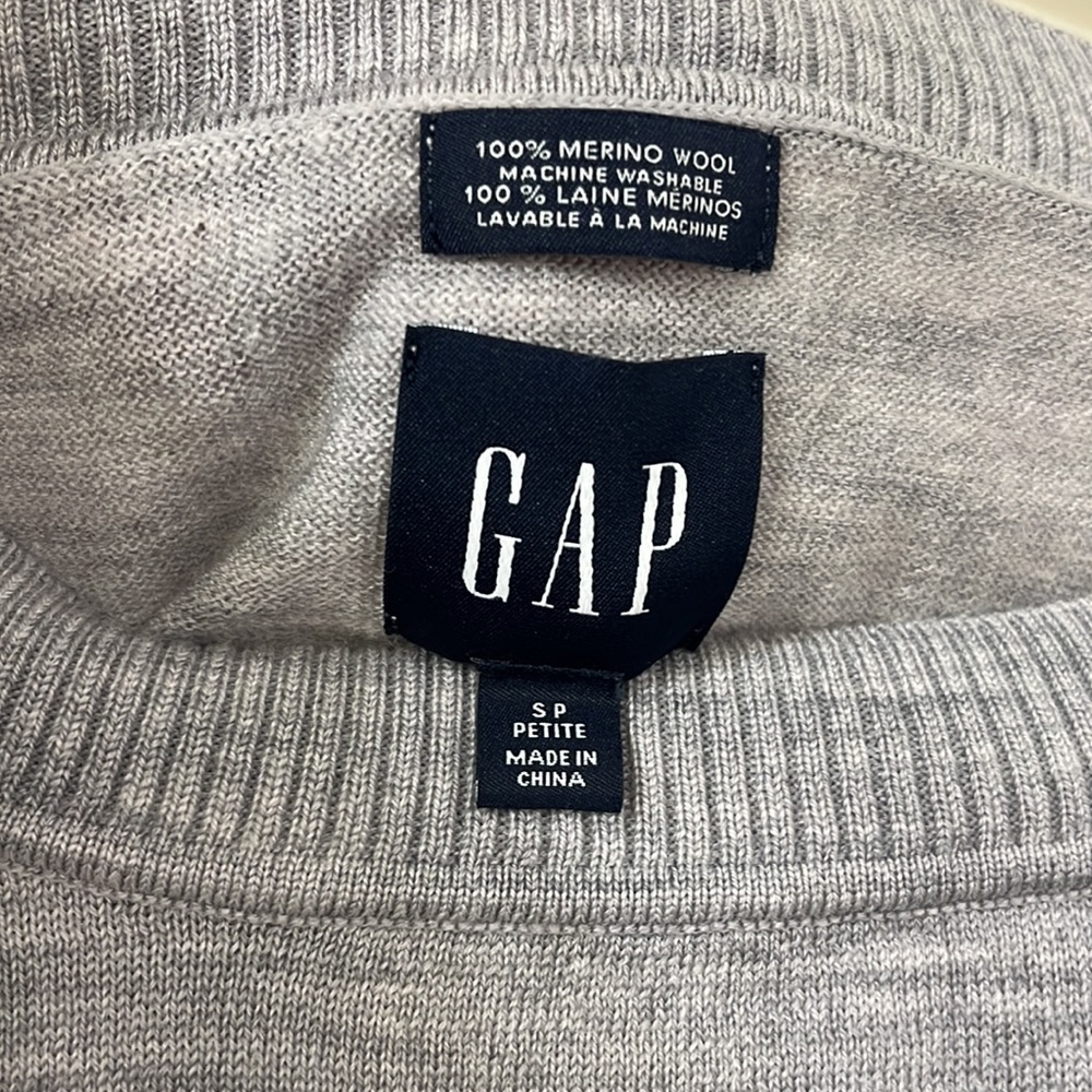GAP 100% Merino Wool Grey Pullover Sweater Size S Petite - Picture 5 of 7